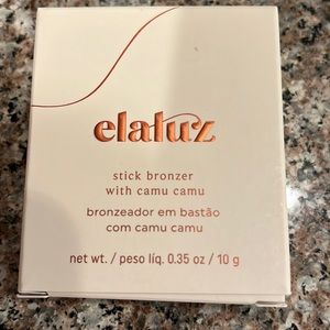 Ela Luz bronzer